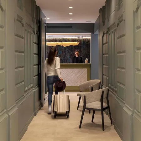 Hotel Grand Leveque 3*